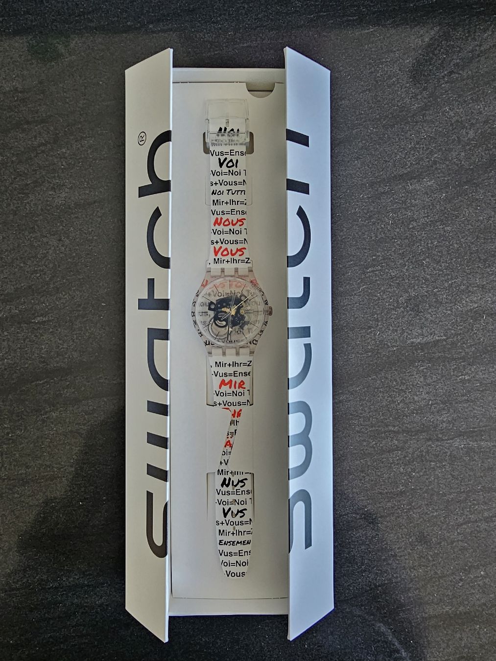 Swatch Orologi: Swatch Aktionährsuhr 2026 – Usato da Birmensdorf ZH venduto da mku_9qbw