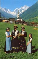 Lötschental  VS  -   Trachtenfrauen in Kippel
