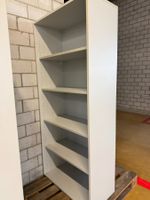 Regal in Grau mit 4 Einlegeböden