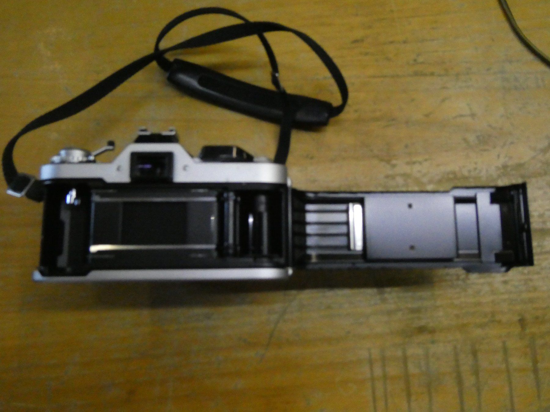 Canon Kamera: Canon AV-1 argentique vintage, 2 objectifs – Gebraucht aus Etagnières von emmaus.electro 2