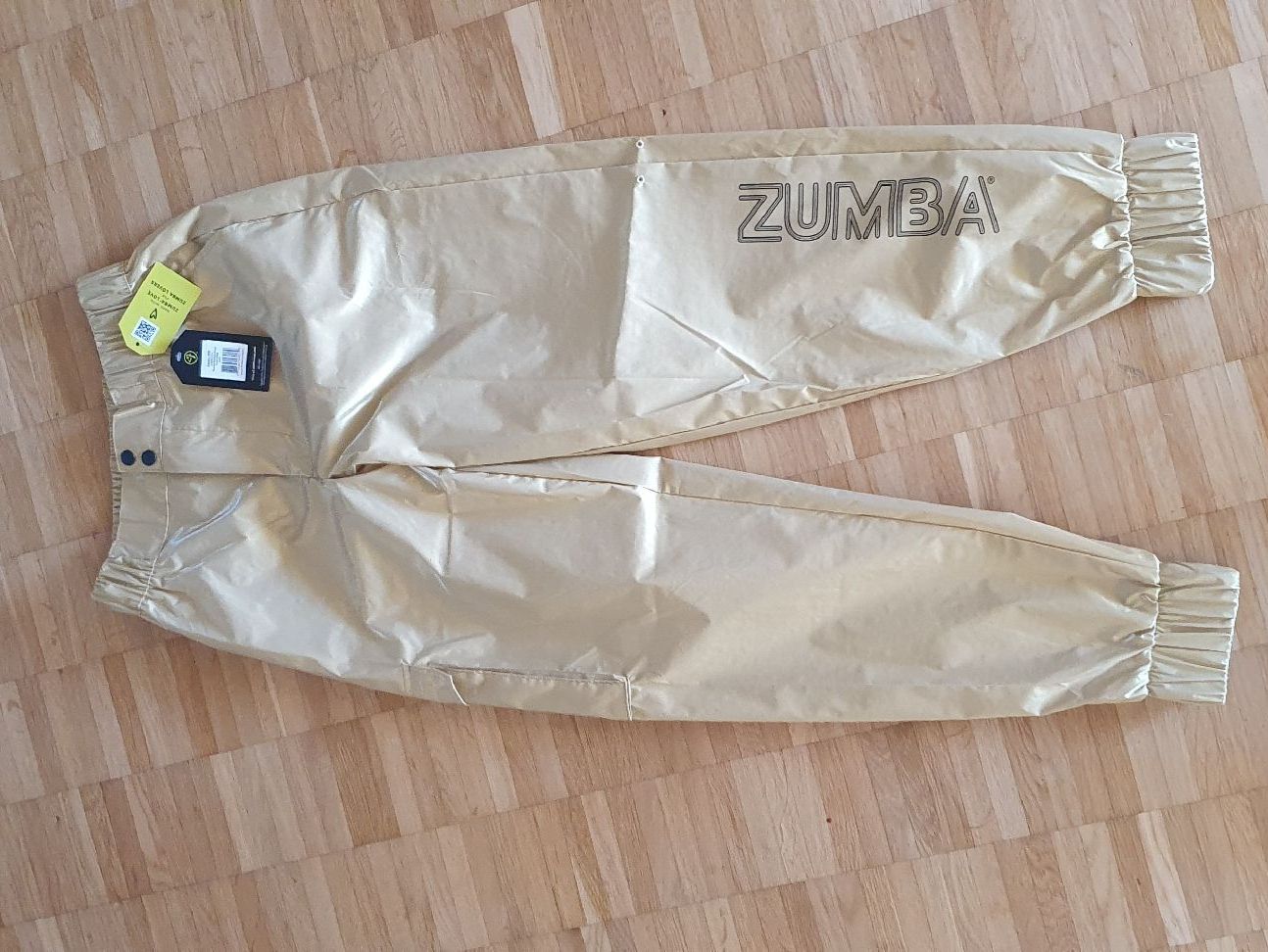 Pantaloni: Zumba Runway Cargo Track Pants – Nuovo e nell'imballaggio originale da Wettingen venduto da meriuma