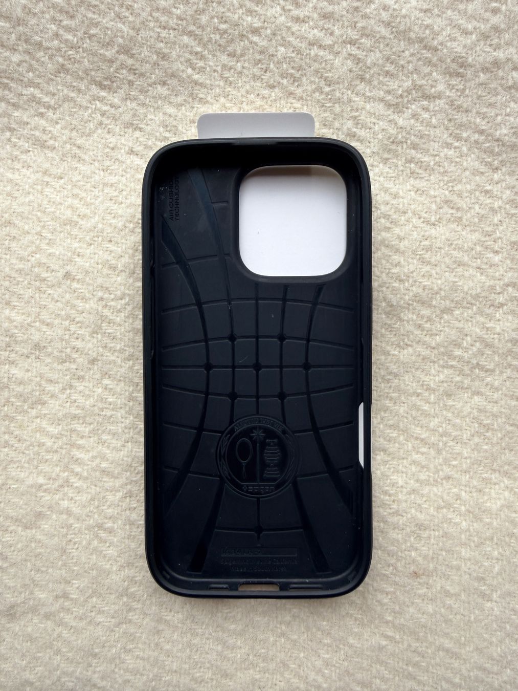Spigen Coques & Protection écran: Spigen iPhone 16 Pro Liquid Air Hülle – D'occasion à Celerina par KXZ 1