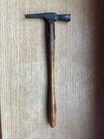 kleiner antiker Hammer Polstererhammer