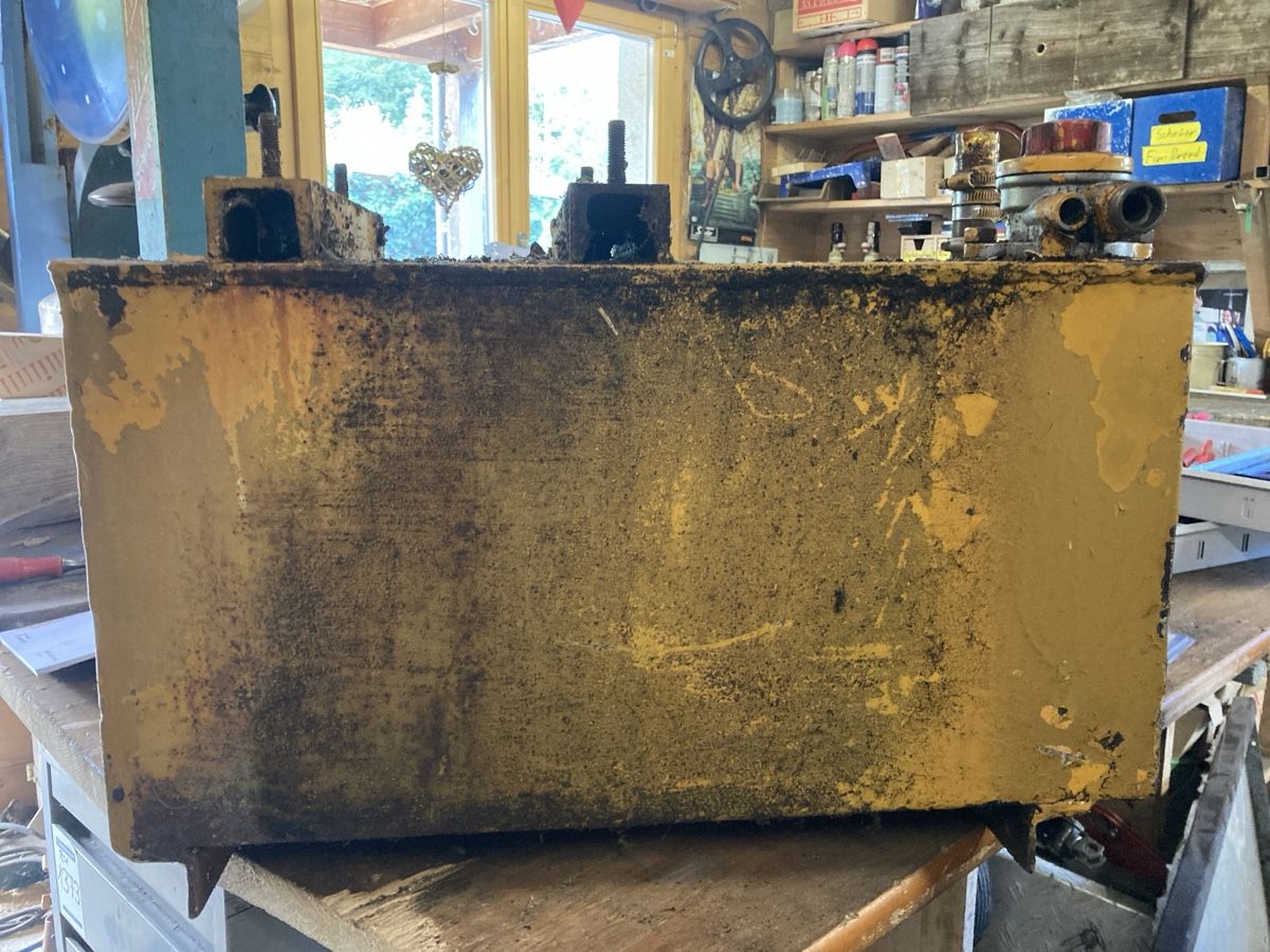 Accessori per altri veicoli: Hydrauliköltank – Usato da Einsiedeln venduto da Gipfelifresser123 1