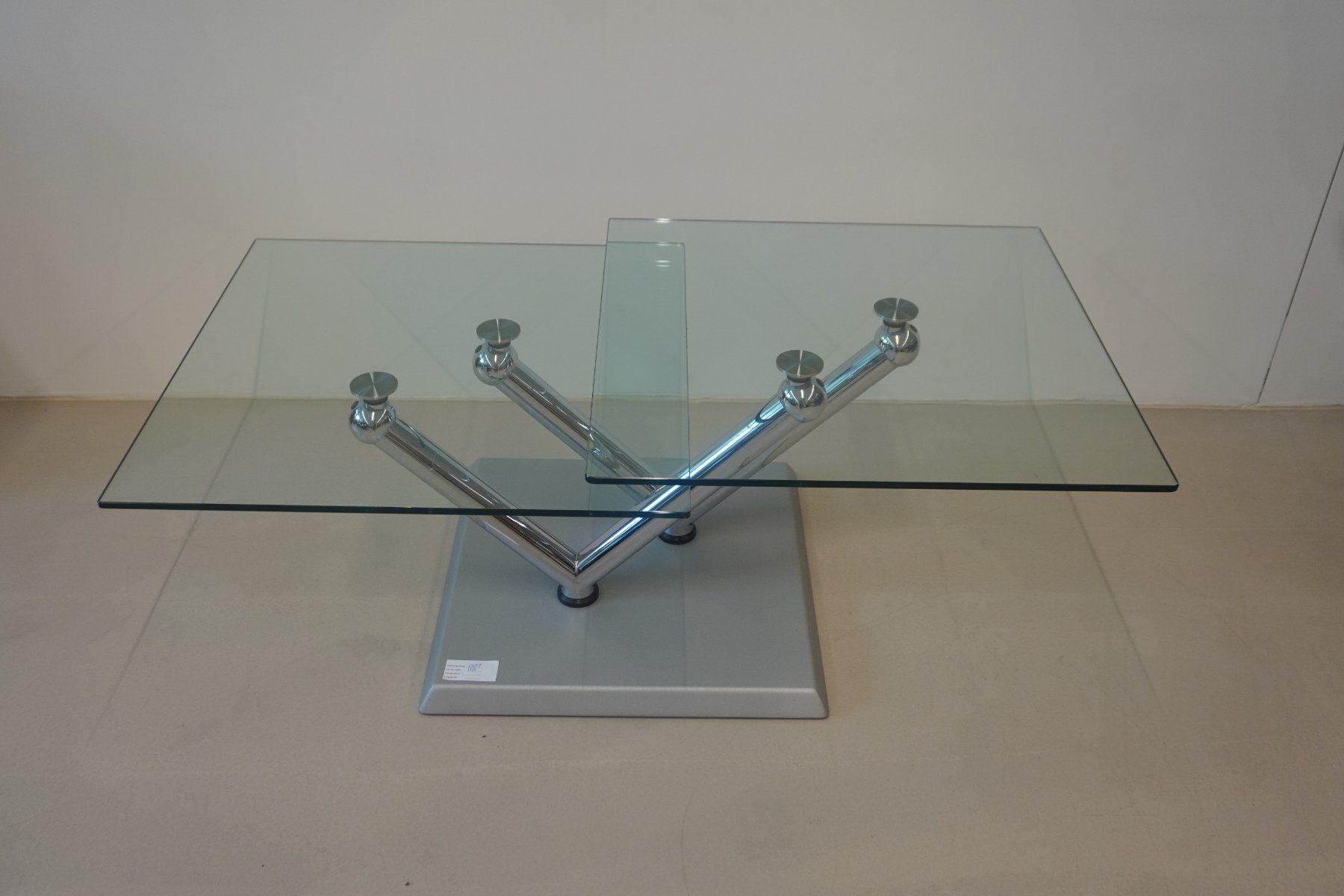 Tavoli: Moderner Couchtisch Glasplatte Design Verschiebbar (H077) – Usato da Basel venduto da B.W.B.