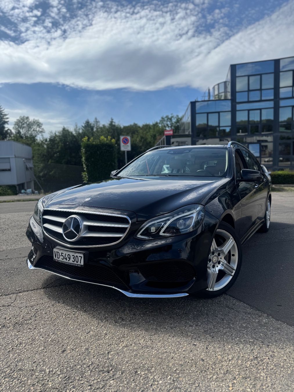 Mercedes-Benz Automobili: Mercedes-Benz E500 – Usato da Lonay venduto da PancheChakalov