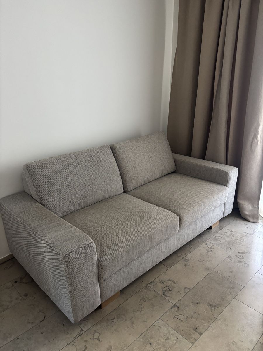 Ikea Sofas: Two seater couch + ottoman with storage – D'occasion à Zürich par gia_qzh8 2