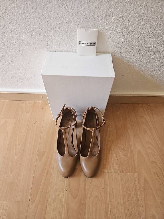 Scarpe da donna: Veronique Branquinho Pumps, Beige/Camel, Gr 40 – Usato da Zürich venduto da Elena231 2