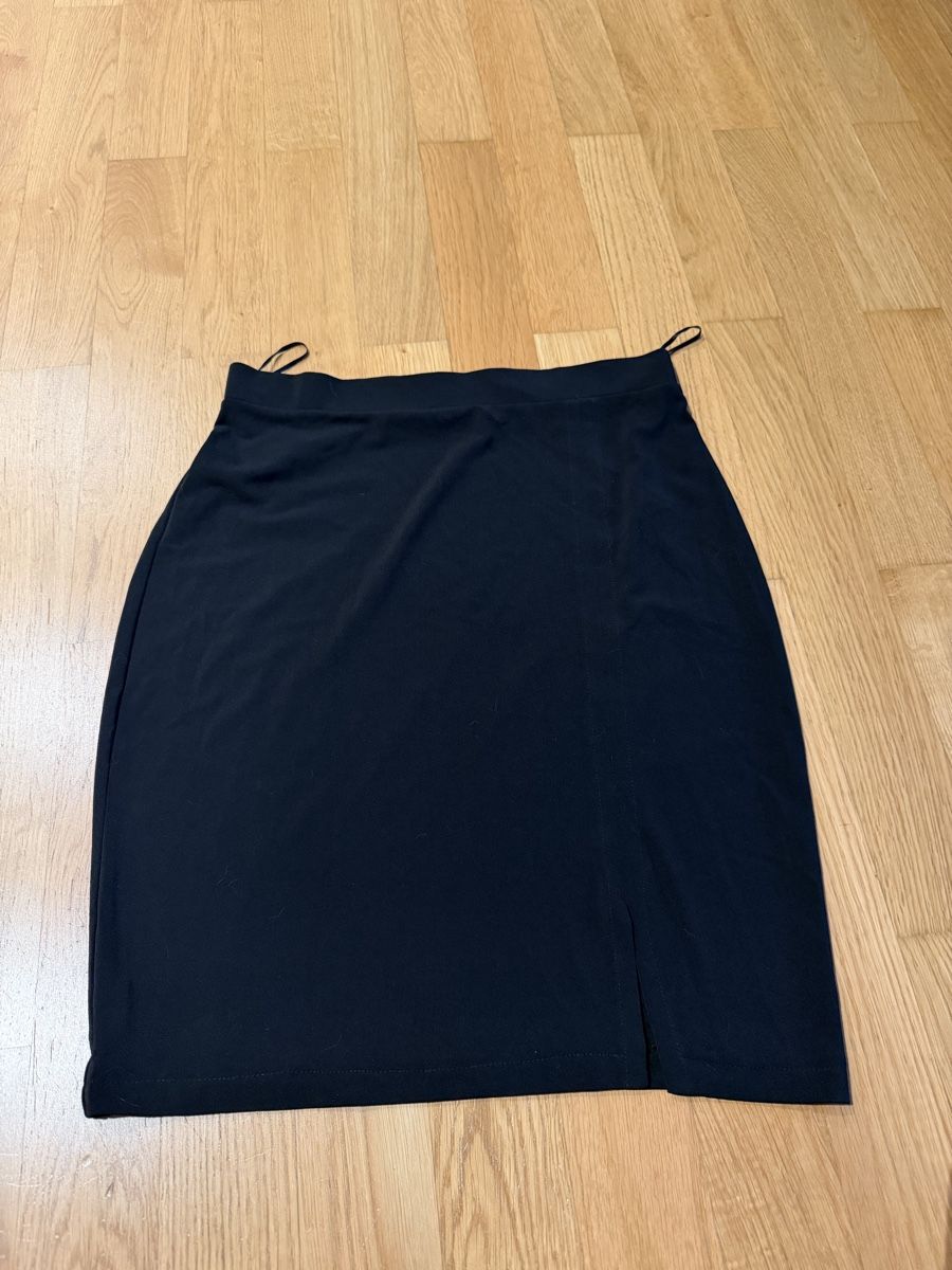 Mango Gonne: 🖤Mango Basic Rock, Gr. S, Schwarz🖤 – Nuovo (secondo la descrizione) da Dübendorf venduto da Foreverchild