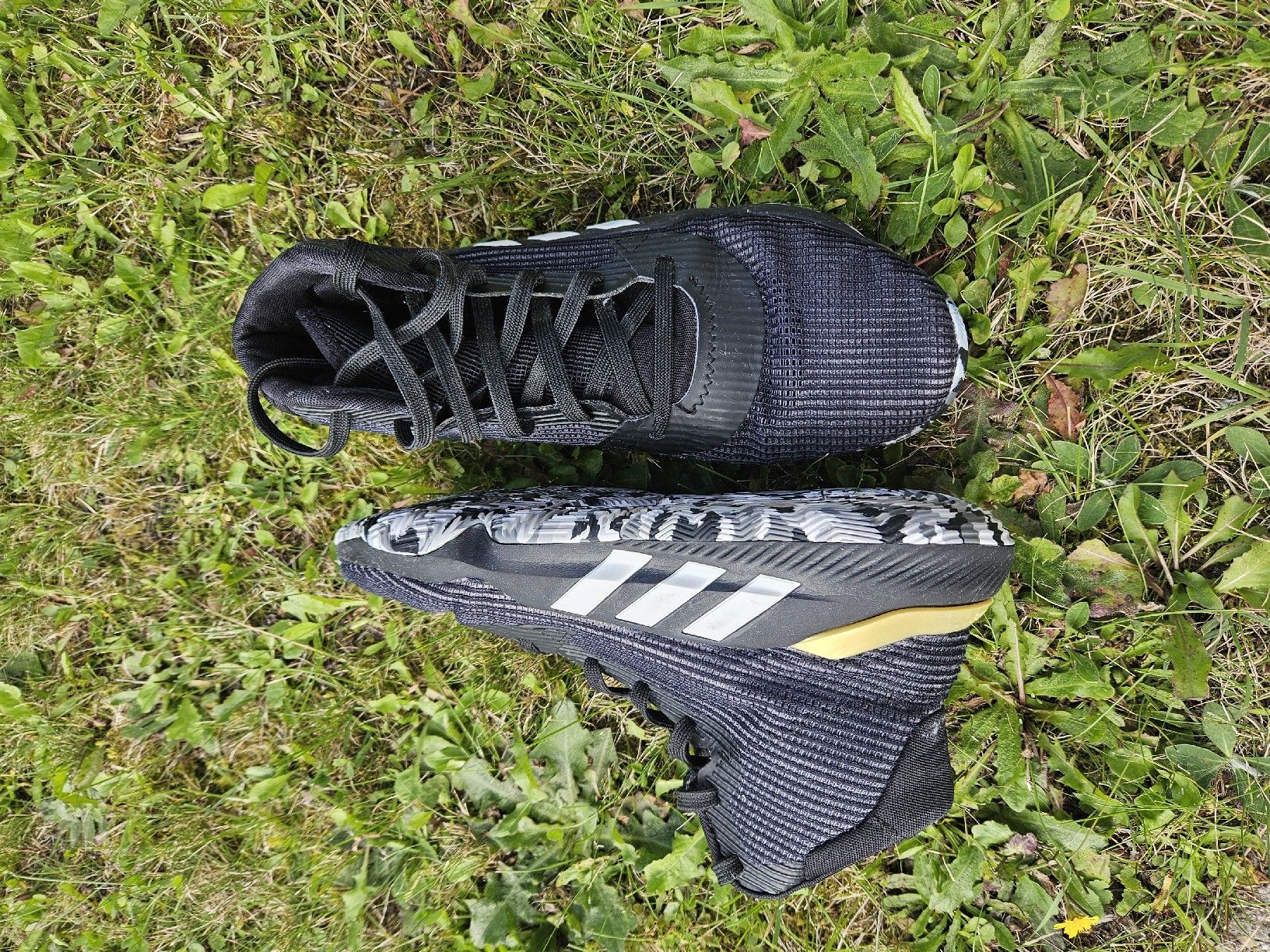 Adidas Scarpe da uomo: Adidas Pro Bounce  Halleschuhe, Gr. 45.1/3 – Usato da Schaffhausen venduto da GreenApple212