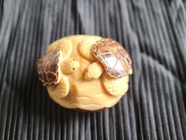 Figur Meeresschildkröten aus Tagua  geschnitzt