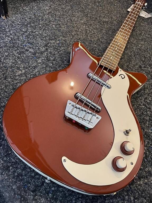 Strumenti musicali: Danelectro 59 Short Scale Bass. Retro Style – Usato da Morges venduto da GvnMusic 2