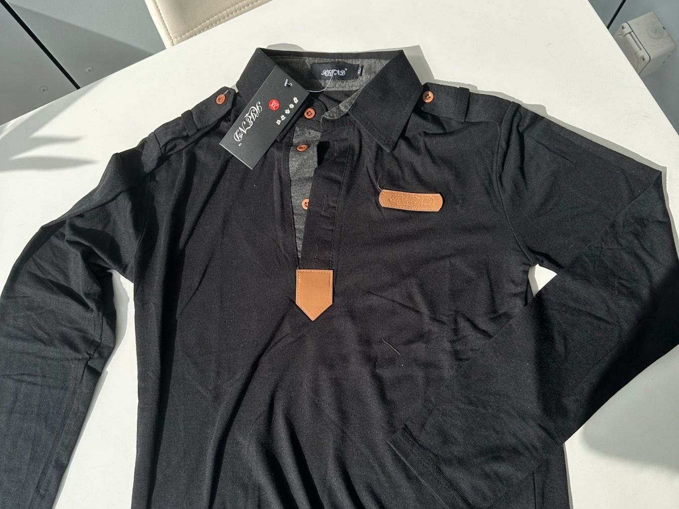 Maglioni & Felpe: Frühlingspulli mit Ledereinsatz – Nuovo e nell'imballaggio originale da Niederwangen b. Bern venduto da Walkershop 1