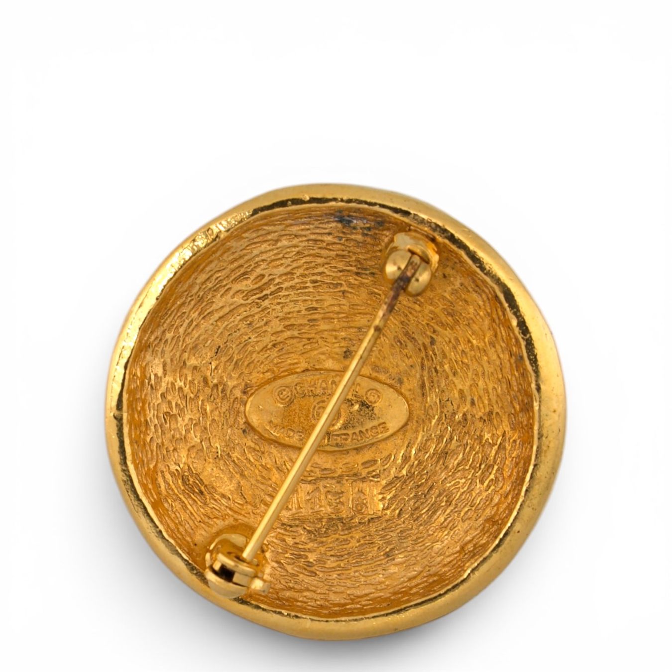 Chanel Spille & Fermagli: Chanel Brosche gold rund – Usato da Binningen venduto da Designerlabels 2