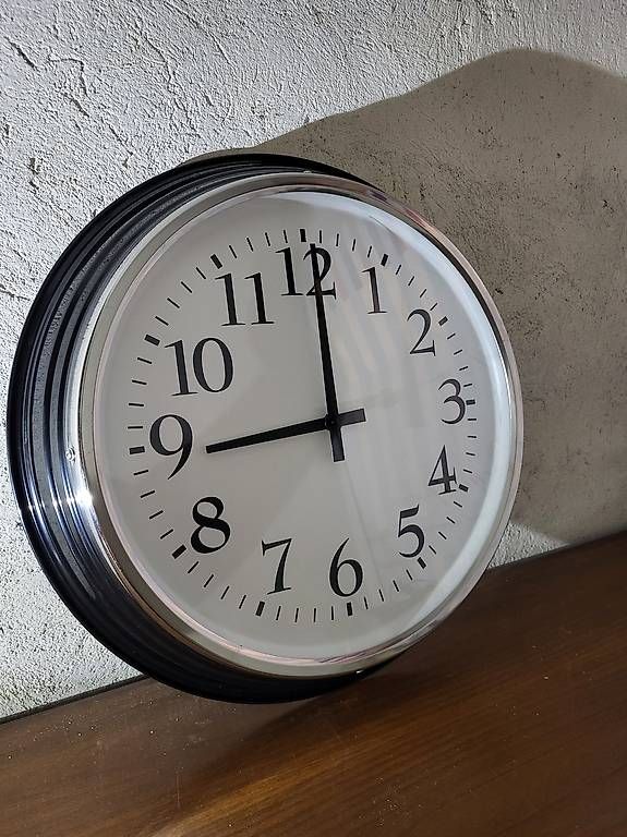 Orologi: Orologio da parete – Usato da Chiasso venduto da col_2ks8