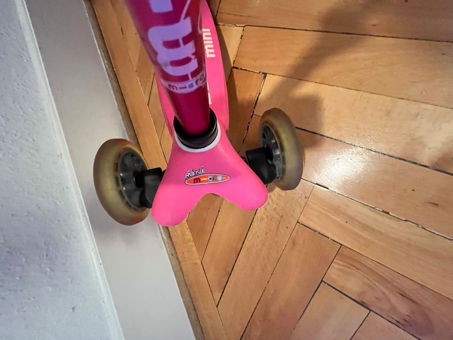 Micro Veicoli per bambini: Child micro mini trottinette and ABUS helmet – Usato da Genève venduto da dmt_y25y 6