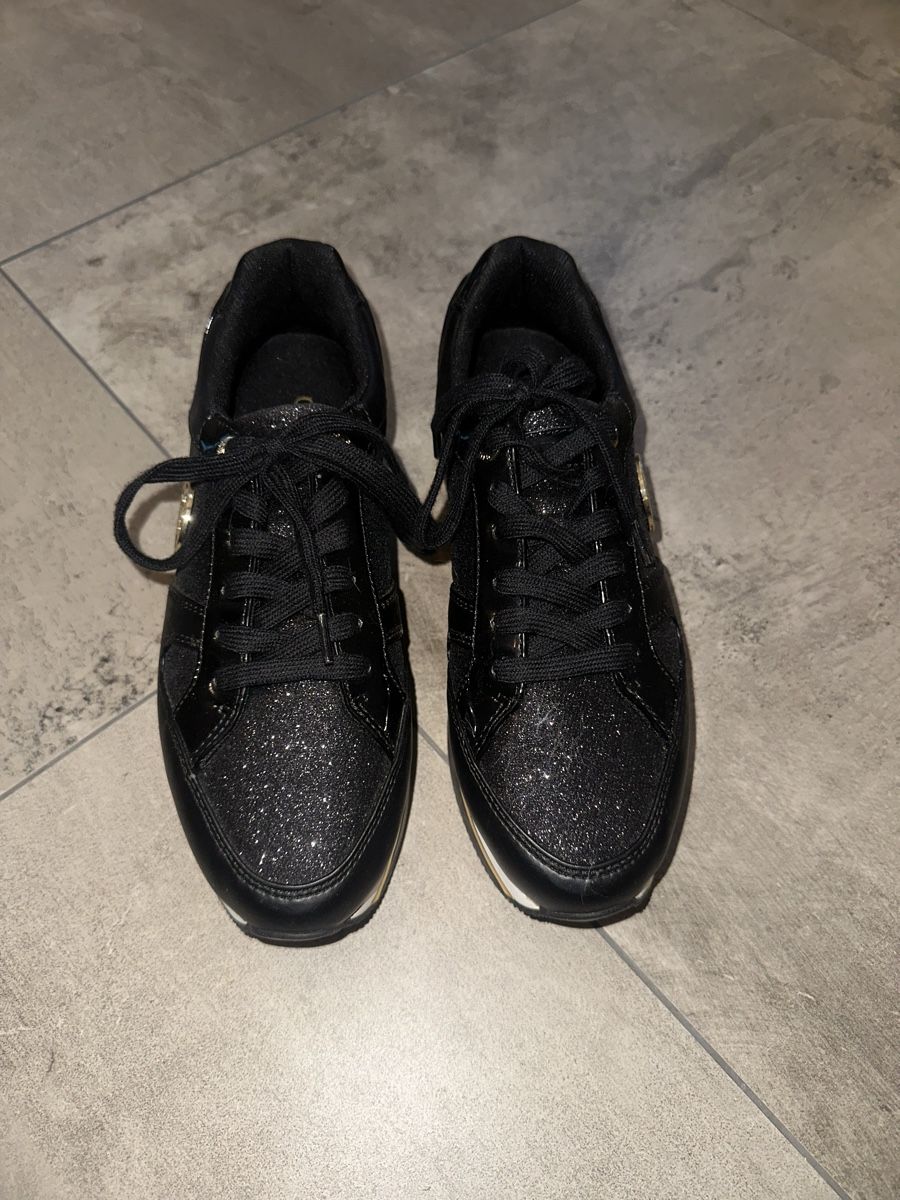 Damenschuhe: Baskets GUESS – Gebraucht aus Martigny-Croix von mar_yt85