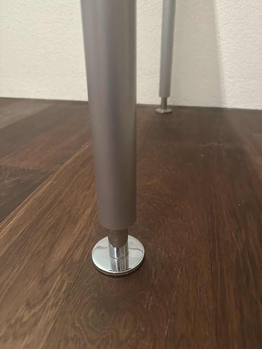 Tavoli: Moderner Glastisch, mit Rauchglas Tischplatte – Usato da Bolligen venduto da Macfuhrer 2