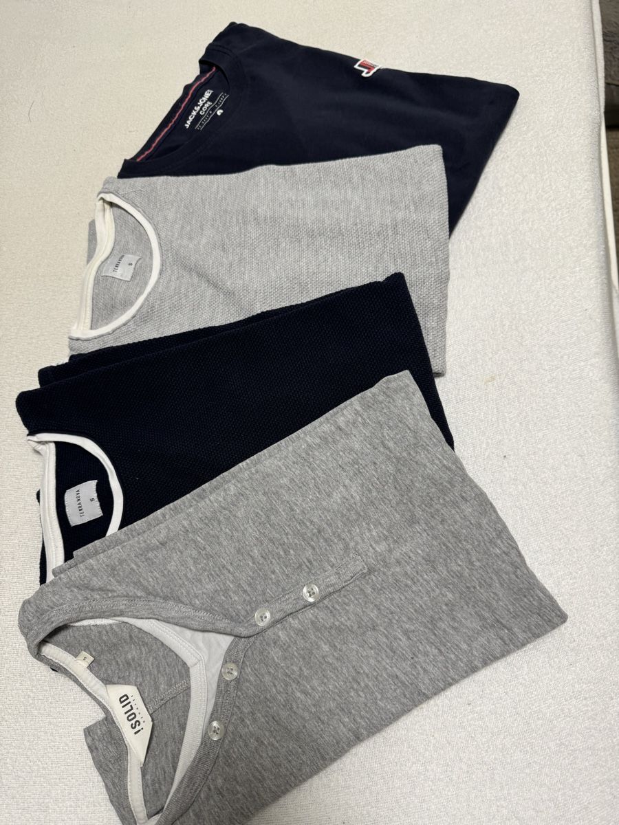 Camicie, T-shirt & Polo: 4 t-Shirt mit langen Ärmeln – Usato da Küsnacht ZH venduto da IrischkaB