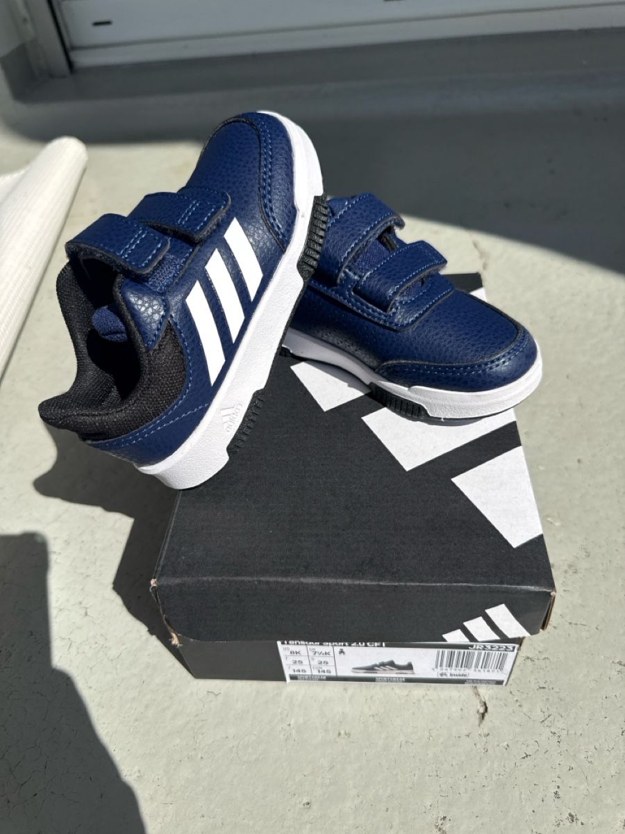 Adidas Scarpe per ragazzi: Kindertennis – Nuovo e nell'imballaggio originale da Arbon venduto da mau_52qv