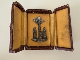 Antikes Reise Kruzifix in Etui, original, ca. 1870-1910