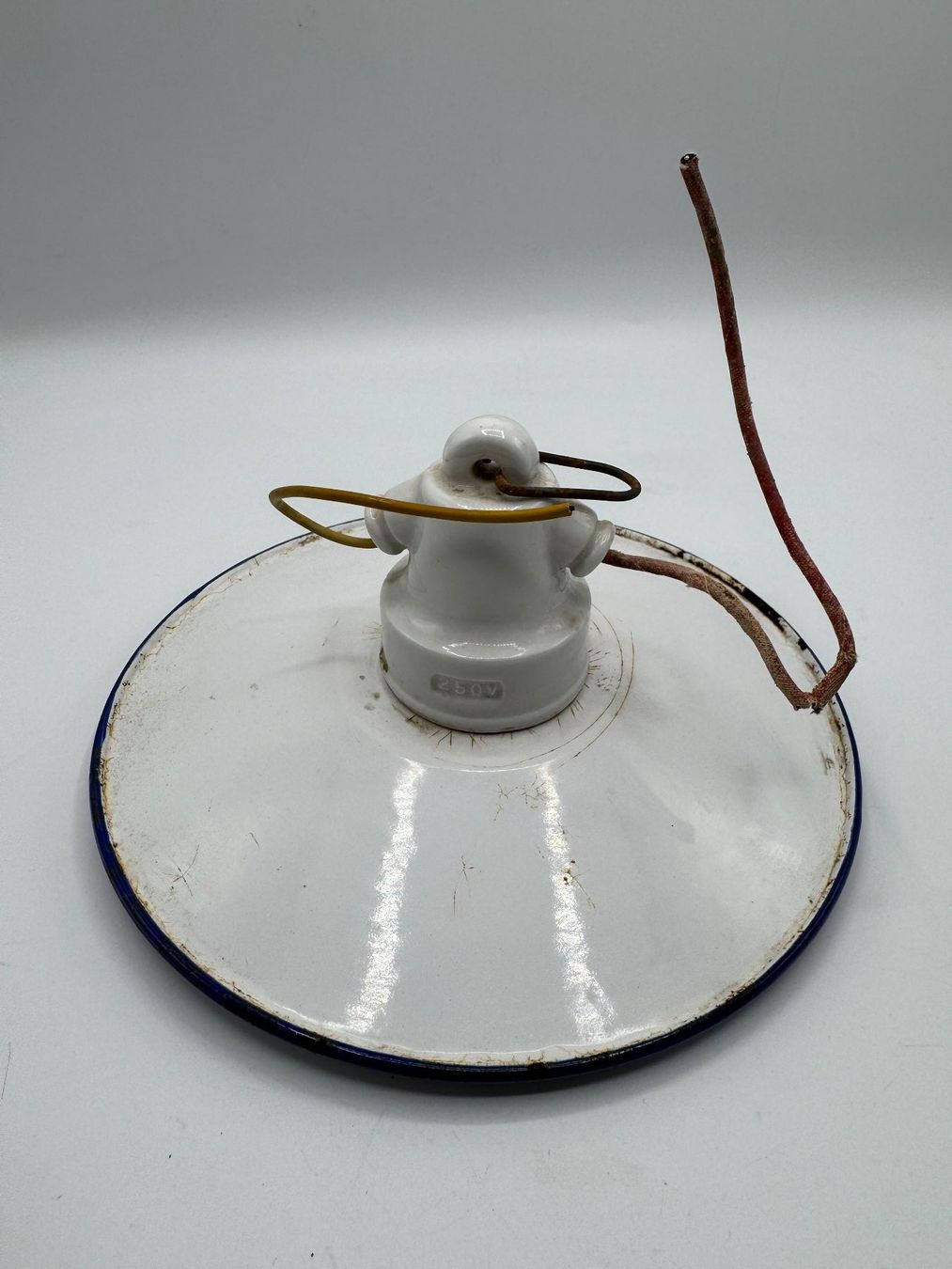 Lampade: Vintage Emaille Lampe – Usato da Sachseln venduto da BONATI01