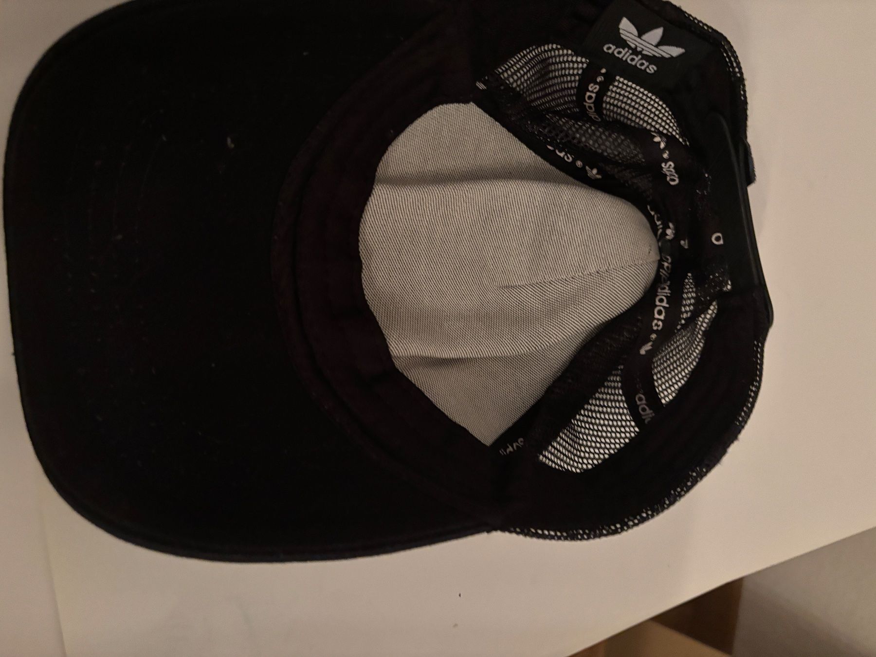 Altro in  Abbigliamento & Accessori: adidas Cape schwarz – Usato da Wallisellen venduto da AS.TZ. 5