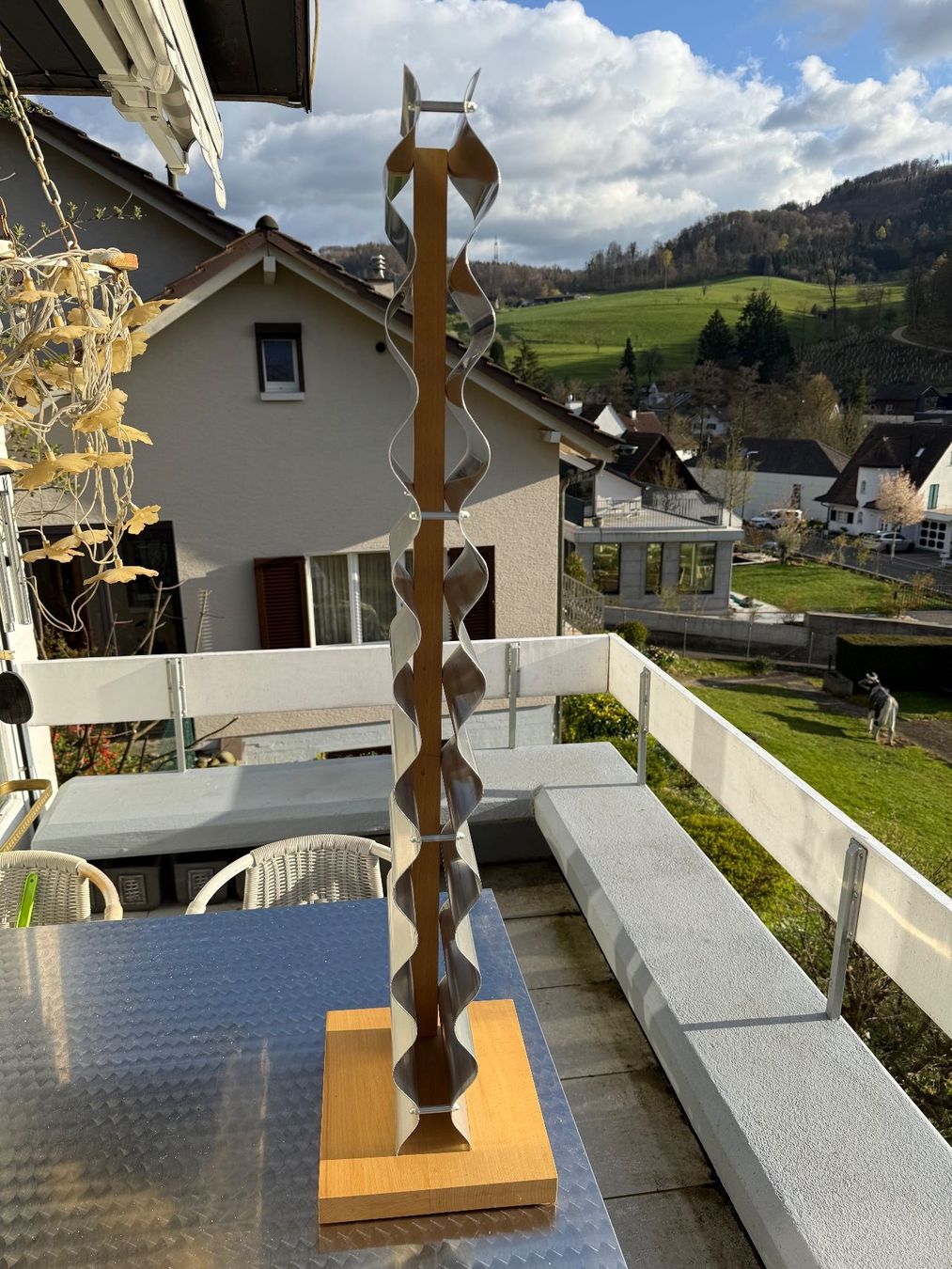 Portabottiglie: Weinständer Designer Original a. Metall mit Holzfuss – Usato da Muttenz venduto da wyhaegli 1