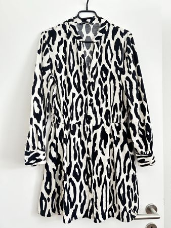 Damen Kleid Zara Animalprint schwarz/weiss Grösse S
