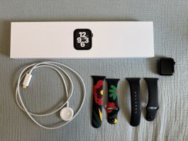 	 Apple Watch SE GPS, 40 mm Aluminiumgehäuse Space Grau