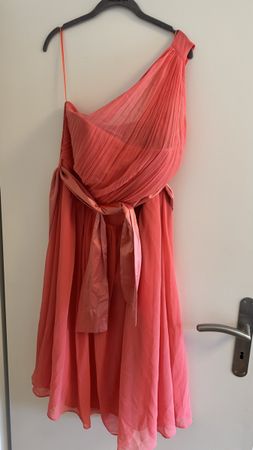 Onesoulder Kleid