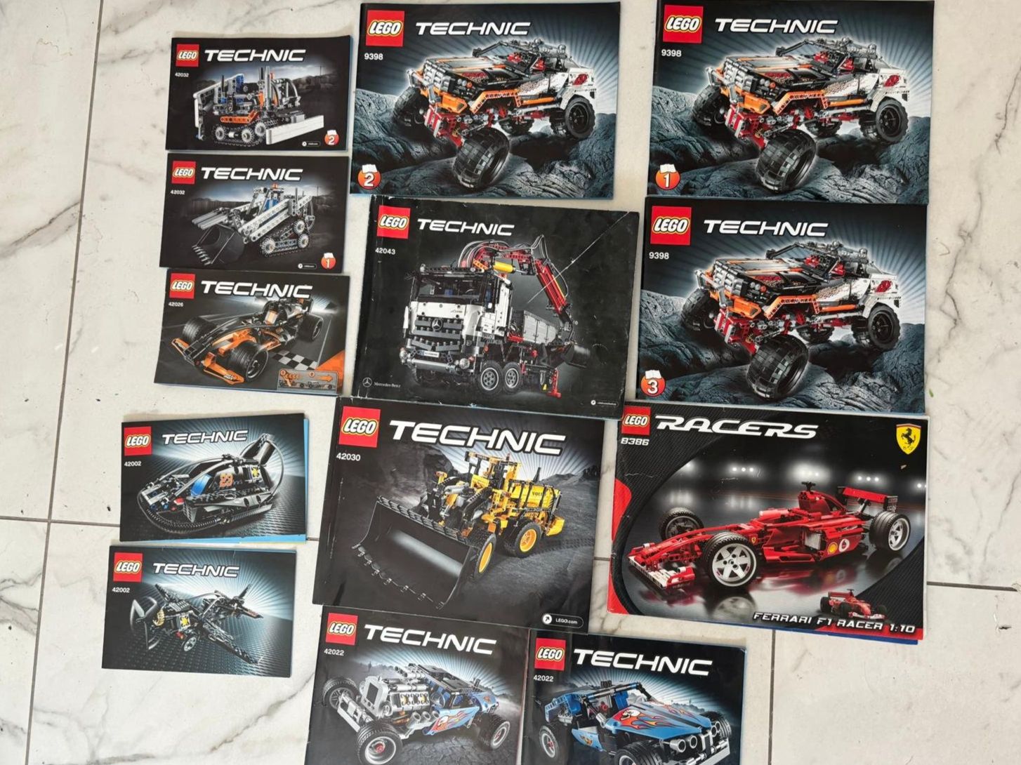 Lego Spielzeuge: LEGO Technic Bauanleitungen Konvolut – Gebraucht aus Naters von zub_zrz8