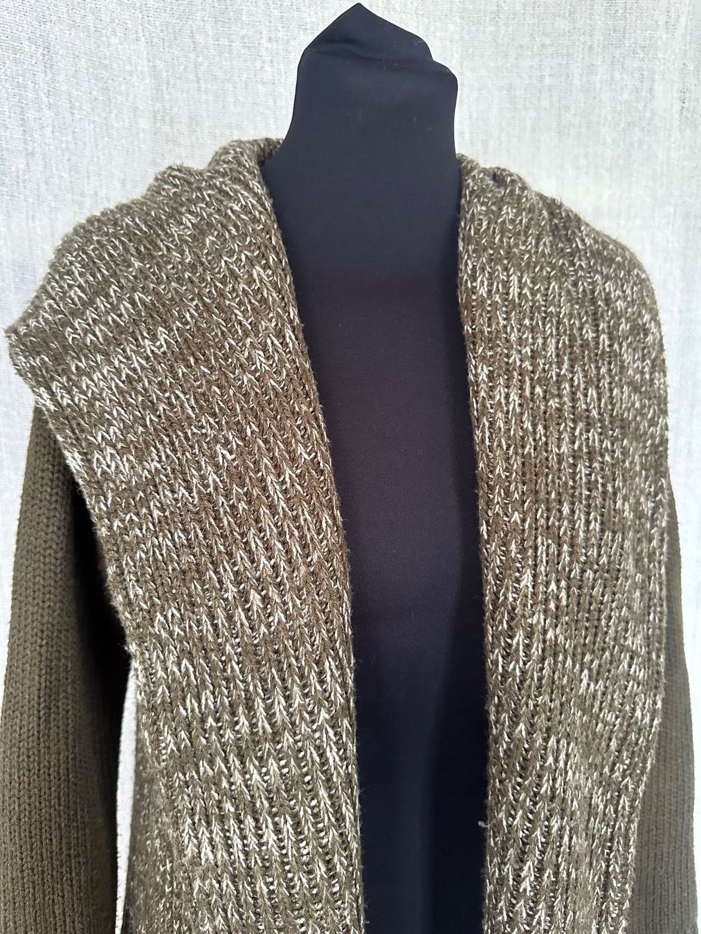 Stradivarius Jacken: Olivgrüne Strickjacke von Stradivarius Gr. S – Gebraucht aus Muri AG von Shoshana5 2