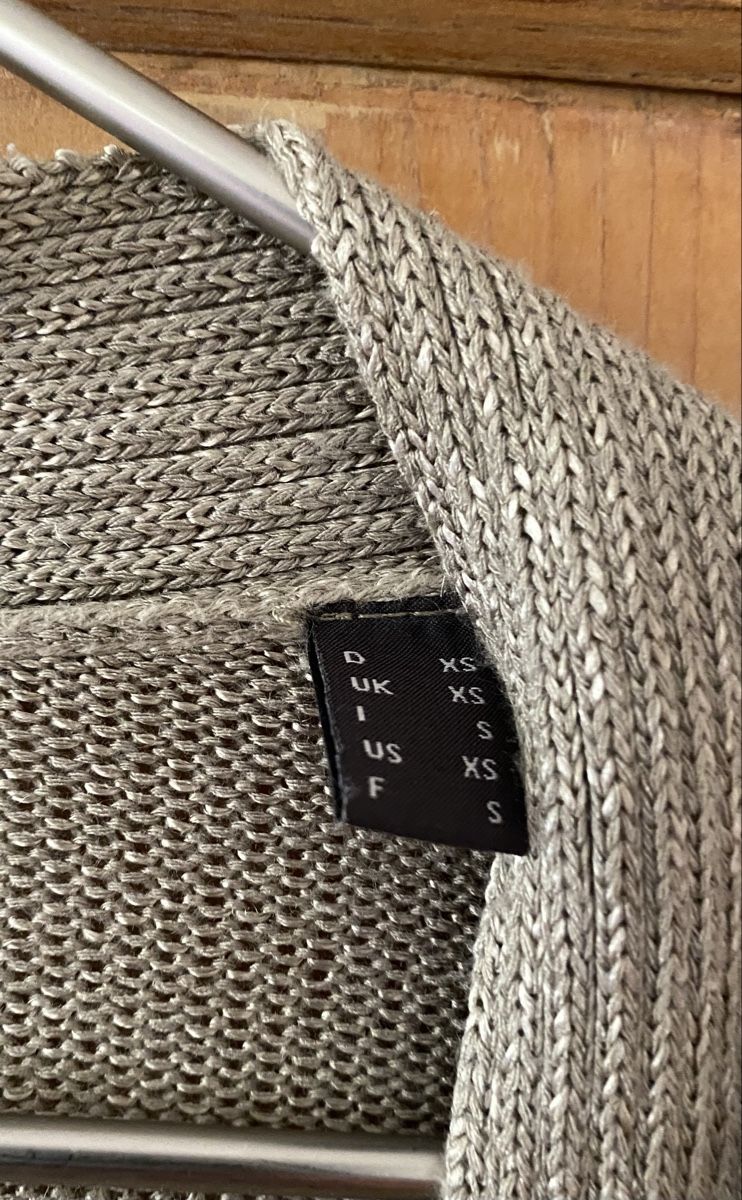Esprit Vestes: Esprit  Strickjacke, festlich mit Goldschimmer – Neuf (Voir description) à Zürich par linlin02 2
