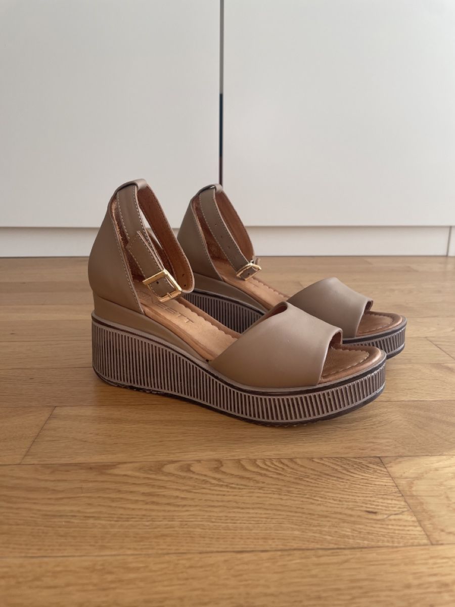 Damenschuhe: Leather platform sandal shoes 37 – Neu (gemäss Beschreibung) aus Zug von dmjtita 1