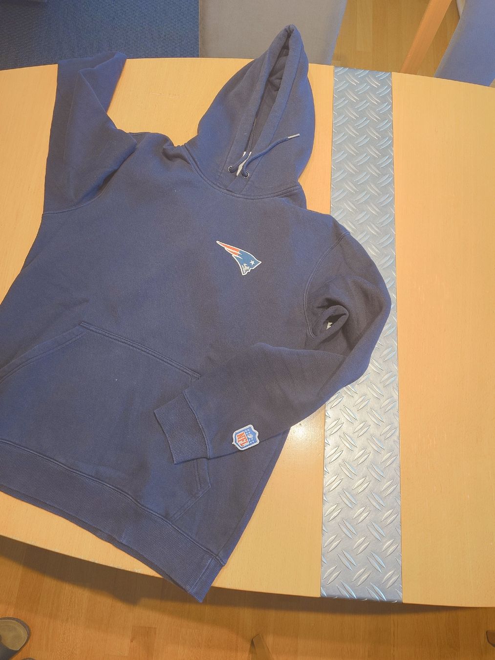 H&M Maglioni & Felpe: NFL Patriots Hoodie Grösse S – Usato da Kirchberg BE venduto da Myford