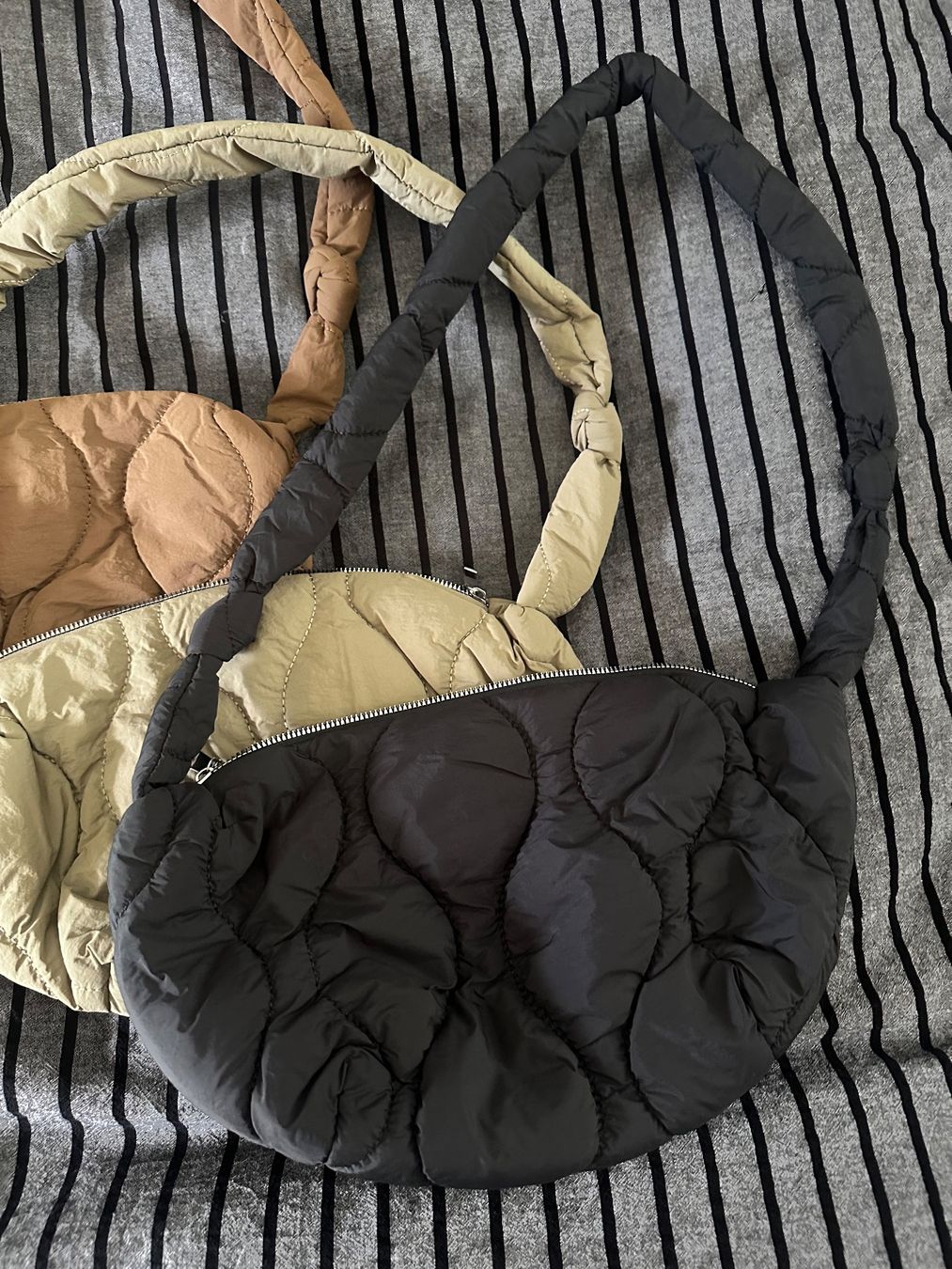 Borse da donna: Trendige gesteppte Handtaschen, 3 Stück – Nuovo (secondo la descrizione) da Haldenstein venduto da enie123 1