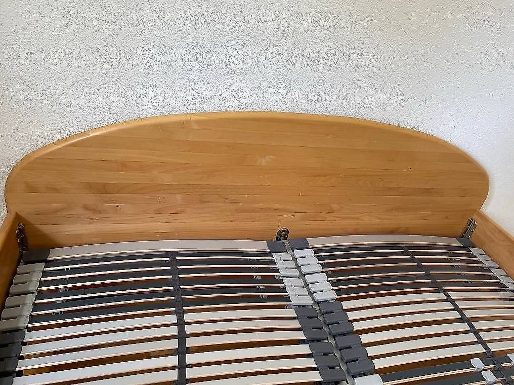 Betten: Massivholz Bett 200x180 – Gebraucht aus Zollikon von people1986 1