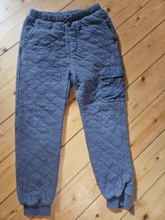 Coole dicke, gefütterte Zara Trainerhosen 134
