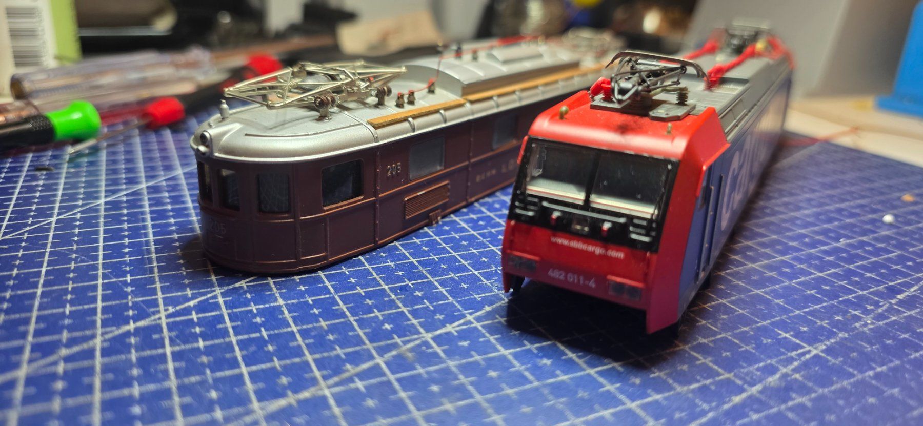 Modellini di ferrovie: Modelleisenbahn Gehäuse 2 stück HO/DC – Usato da Hochfelden venduto da Danizh0 4