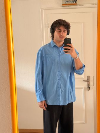 Hellblaues Oversize Hemd