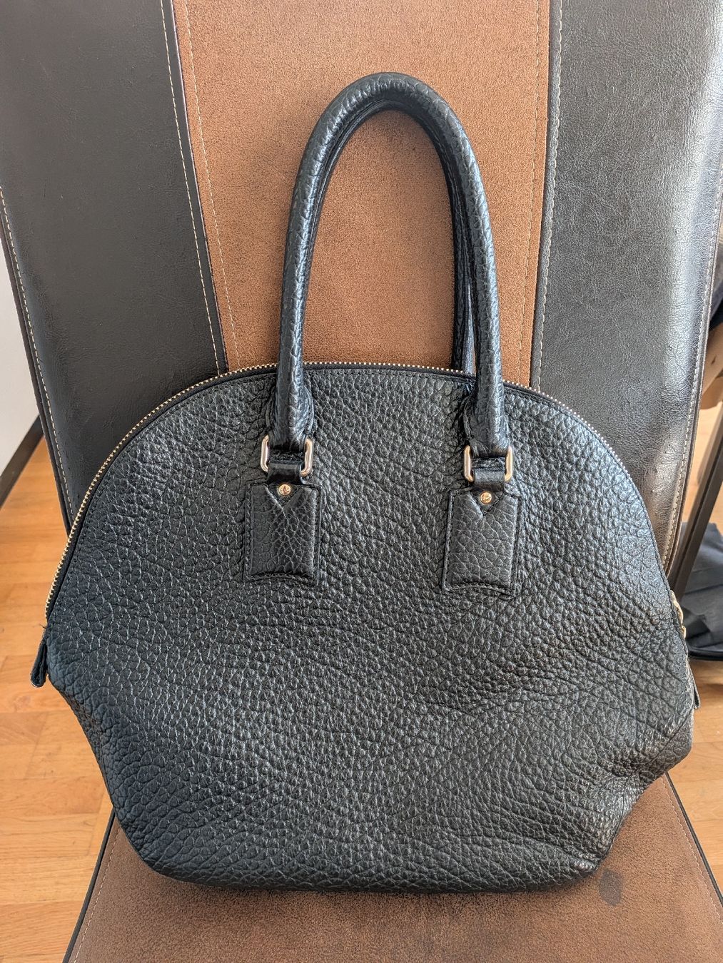 Burberry Borse da donna: Authentic Burberry Black Leather Dome Handbag - Stunning! – Usato da Zürich venduto da yan_8lg2 3