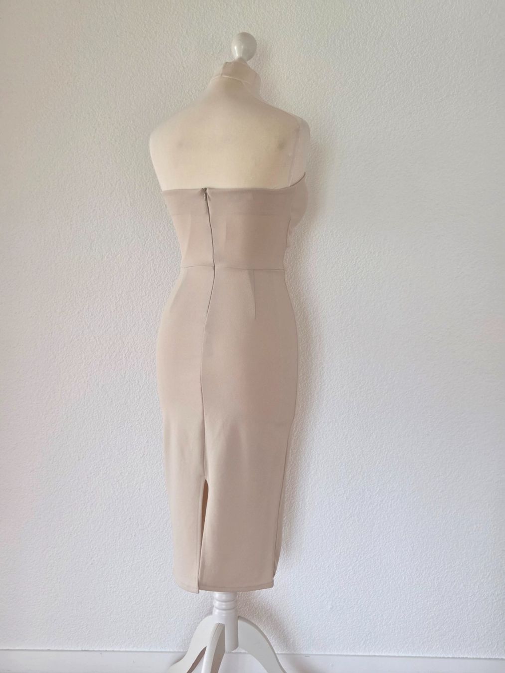 Wal G. Kleider: Elegantes trägerloses Kleid Wal G. – Gebraucht aus Wängi von Bibo4. 2