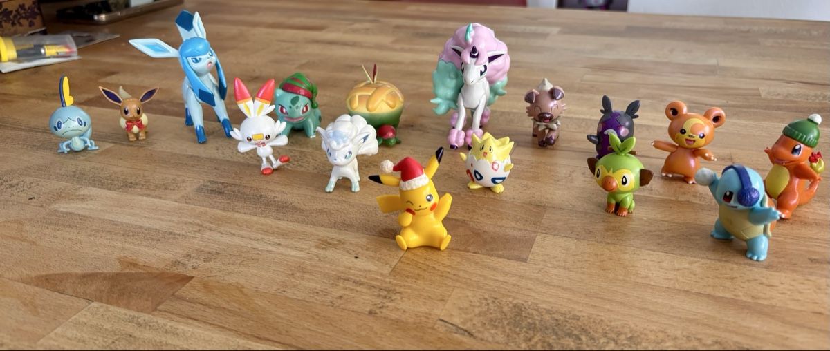 Pokémon Statuette: Pokemon Figuren Set 16 Stk – Usato da Aegerten venduto da Sotore888