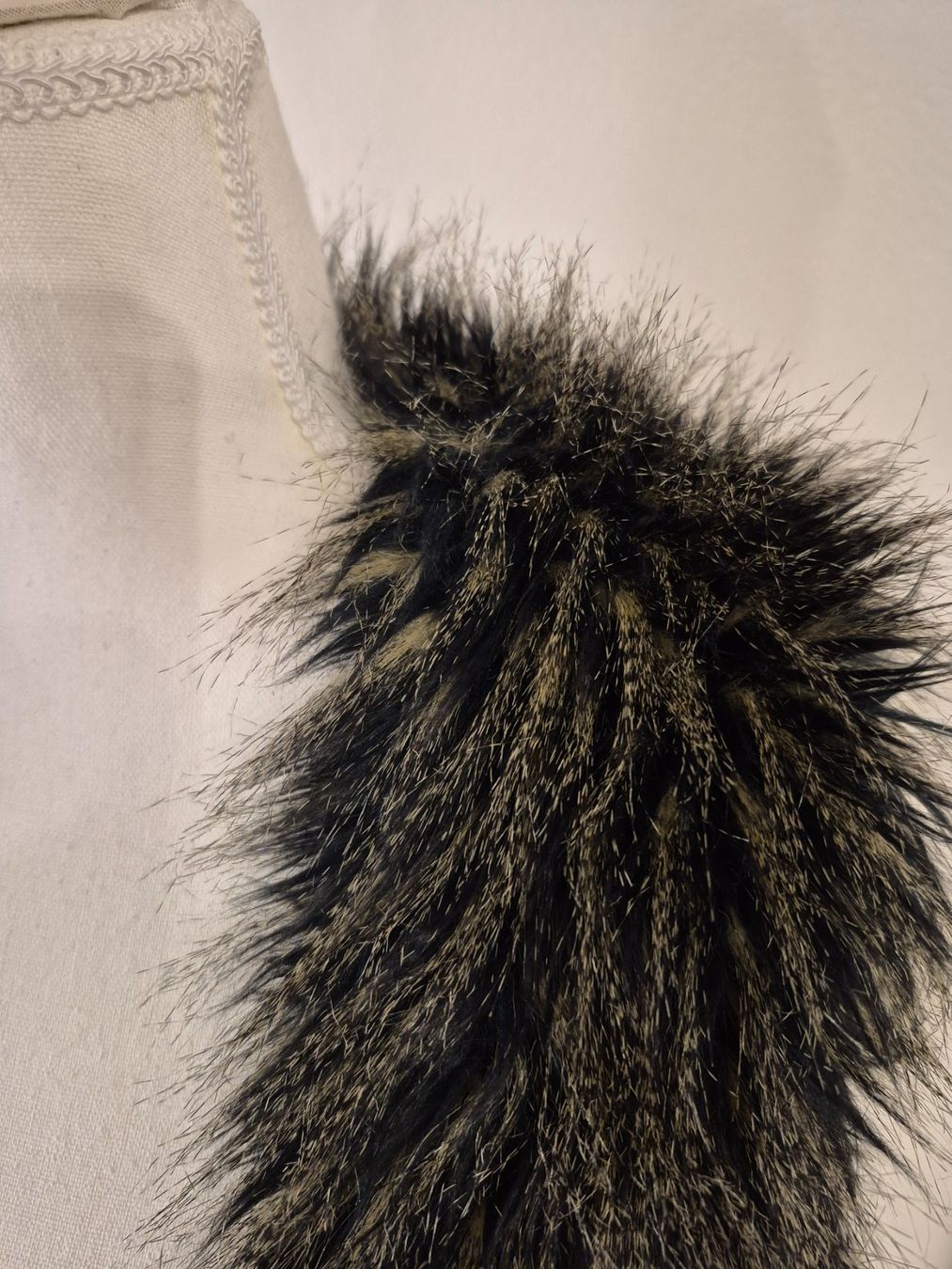 H&M Gilet & Giacche senza maniche: Kunstfellweste, Grösse M, H&M – Usato da La Neuveville venduto da Vestiaire_2011 4