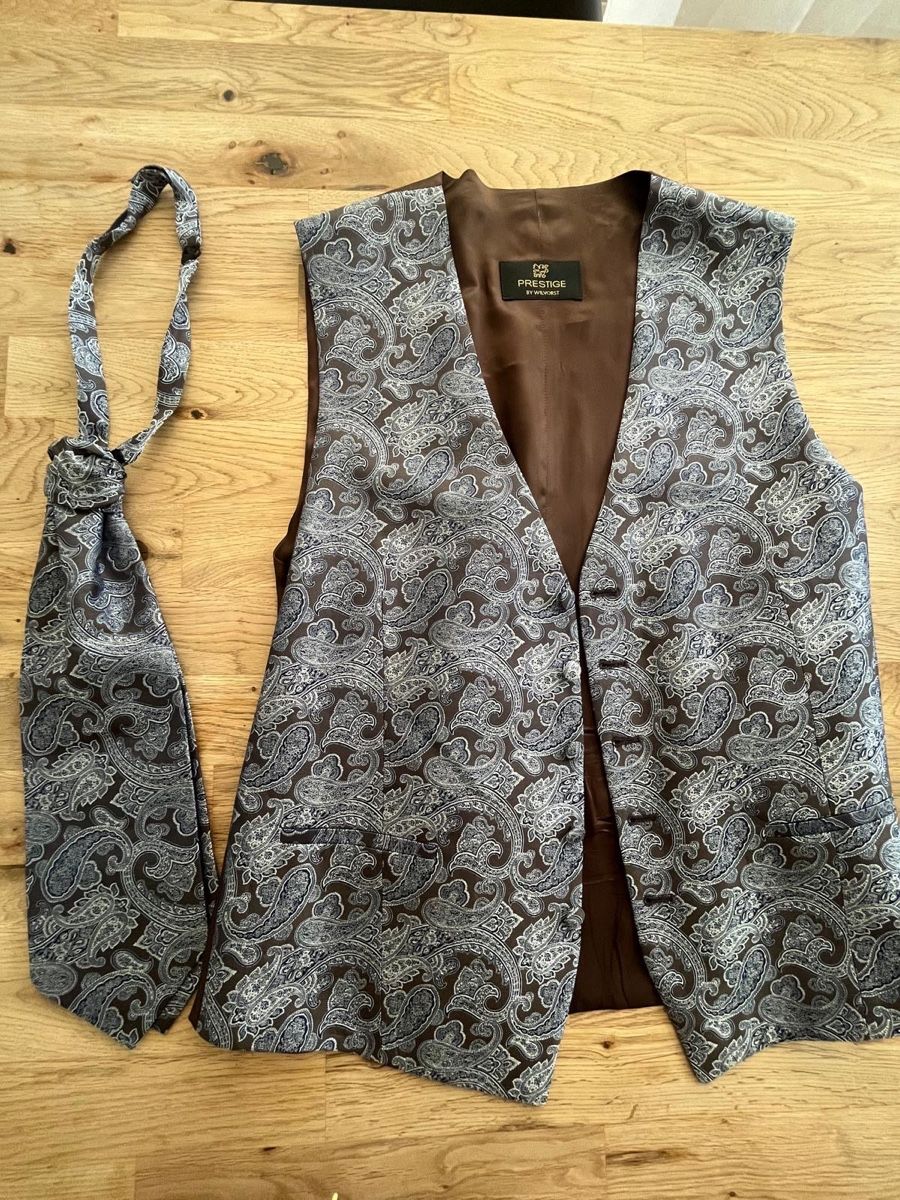 Gilet & Giacche: Herren Weste Krawatte neuwertig Paisley-Muster – Nuovo (secondo la descrizione) da Volketswil venduto da mar_7fvr 3