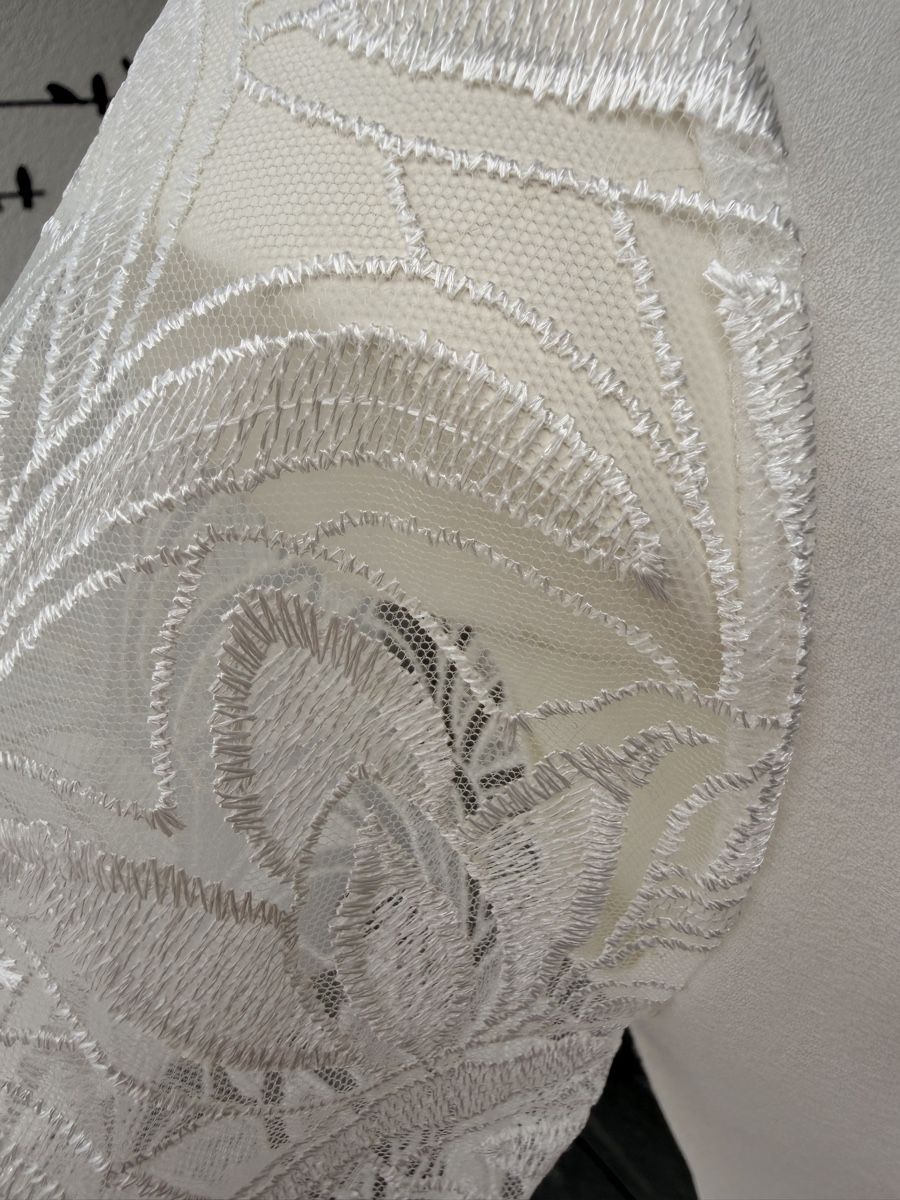 Vestiti: Kleid Bodyflirt weiss mit Spitze Langarm – Usato da Biberist venduto da Mi58 4