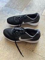 Nike Laufschuhe schwarz Grösse 42.5, neuwertig