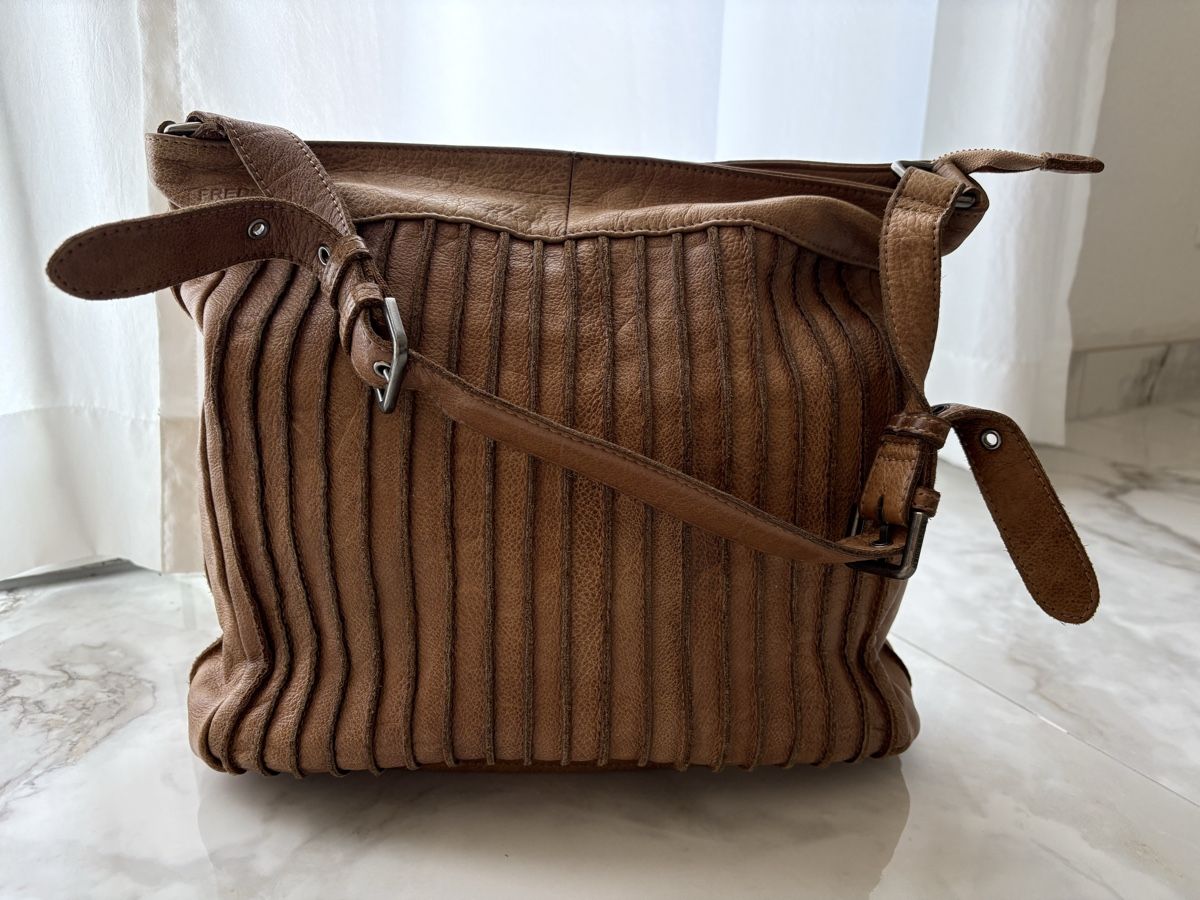FredsBruder Borse da donna: Ledertasche FredsBruder  – Usato da Estavayer-le-Lac venduto da Mimmy02