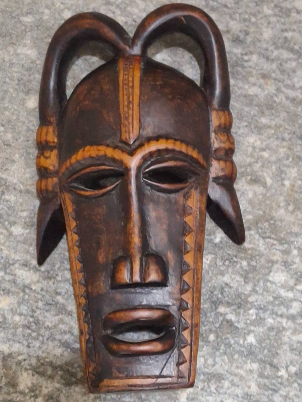 Internationale Kunst: alte afrikanische Maske aus Holz. hangeschnitzt, 22 cm – Gebraucht aus Münchenbuchsee von babilibern 4